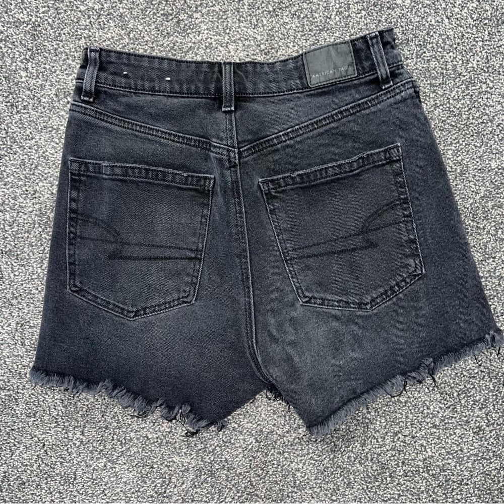 American Eagle Black Highest Rise 90s Boyfriend Shorts - Picture 6 of 9